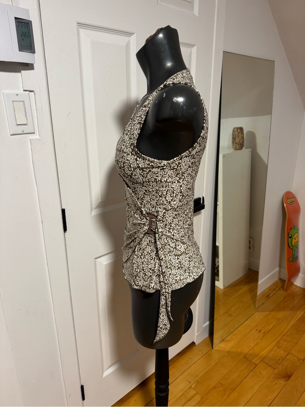 top - Picture 4 of 5